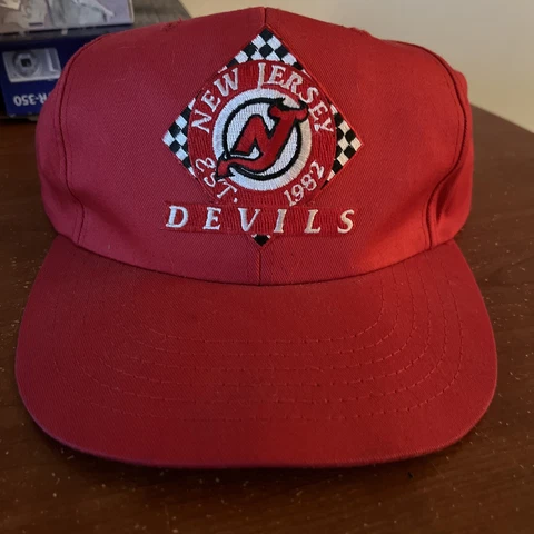 Vintage Officially Licensed NHL Snapback Hat New Jersey Devils Red Team Logo Cover