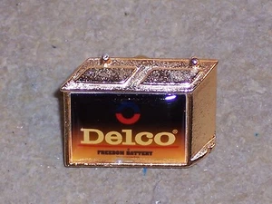 Vintage Delco Batterie Pin schwarz goldfarben batterieförmige Anstecknadel Automobilia - Bild 1 von 4