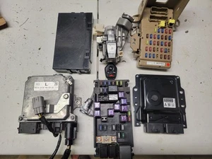 2014 - 2018 Subaru Forester ECU IGNITION SPEEDOMETER 232k OEM Immobilizer Key - Picture 1 of 13