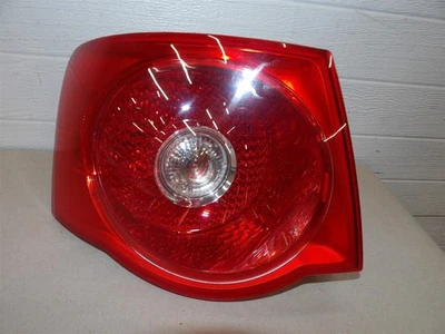 LUZ TRASERA DERECHA DEL LADO DEL PASAJERO VOLKSWAGEN JETTA 05-2007 SEDÁN CUARTO PANEL MONTADO Foto 1 de 4