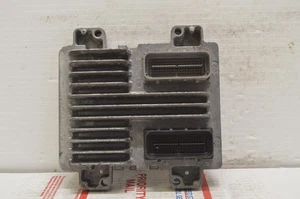 2010-2013 Chevrolet Silverado 12647990 Engine Control Module Unit Ecm E67 024 - Picture 1 of 4