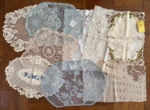 Lote de 9 tapetes manteles Heritage encaje blanco azul beige crudo LEER remolino floral - Imagen 1 de 20