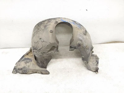 Forro interno de para-lama dianteiro passageiro BMW X1 2016-2022 - uma aba danificada - Imagem 1 de 4