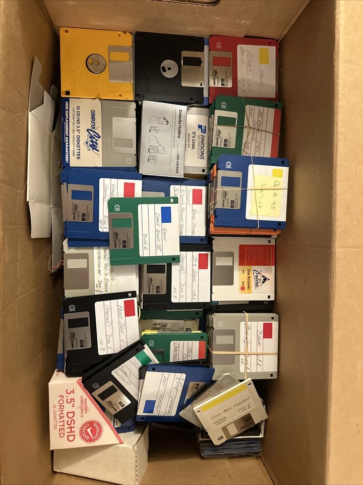 Gran Lote de 800+ Disquetes de 3,5" • Marcas Mixtas • Juegos/Software • Algunos Sellados Foto 1 de 4