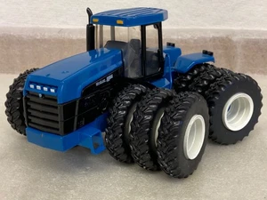 1/32 scale Ertl 3017da New Holland Versatile 9882 tractor tracteur traktor - Picture 1 of 10