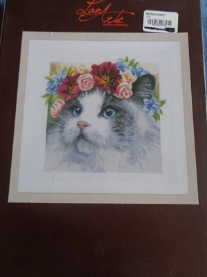 KIT PUNTO DE CRUZ CONTADO LANARTE PUNTO SECRETO A LO LARGO DE CORONA DE FLORES GATO MUÑECA DE TRAPO Foto 1 de 3