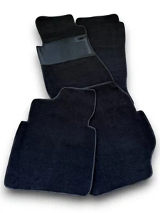 Floor mats carpet suitable for Mercedes Benz W123 4-piece Black. - Picture 1 of 4