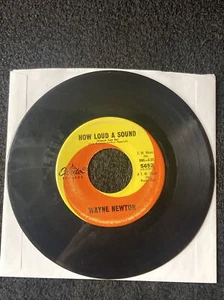 Vintage 45 WAYNE NEWTON - Excuse Me Baby / How Loud A Sound 1966 Capitol - Imagen 1 de 6