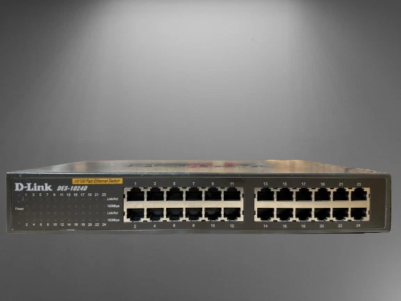 D-LINK DES-1024D 10/100 Fast Ethernet Switch - Image 1 of 1