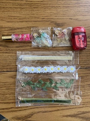 NEW~ Ribbon Choker Necklaces- Green Velvet, Green Leaf, Daisies, & Yellow Velvet - Image 1 of 4