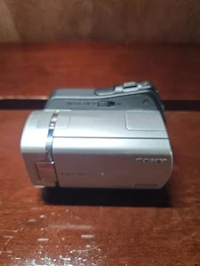 Sony DCR-SR46 30 GB Camcorder - Black/Silver UNTESTED - Picture 1 of 6
