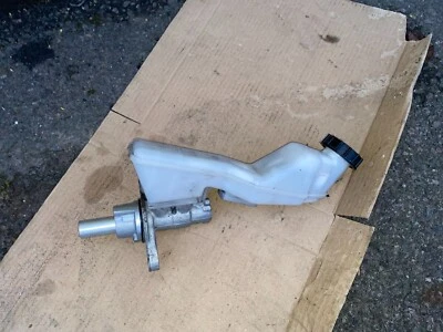 Cilindro maestro de freno Ford Fiesta MK7 1.0 EcoBoost 2013-17 Y24653 Foto 1 de 4