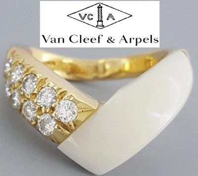 Anillo Van Cleef & Arpels VCA Oro Amarillo 18K Diamantes Corte Redondo Coral Blanco Foto 1 de 4