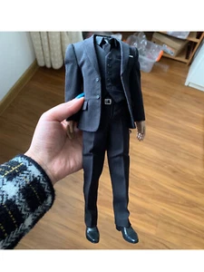 Juego de traje negro a escala 1/6 POPTOYS y modelo de chaleco para figura masculina de 12 - Imagen 1 de 4