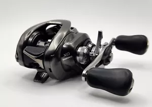 Shimano Metanium XG Baitcast Reel Right Hand from Japan - Picture 1 of 15