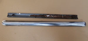 1949 1950 1951 SHOE BOX FORD WINDSHIELD CENTER TRIM STRIP - Foto 1 di 4