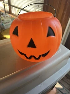 NARANJA Halloween Calabaza Jack O Linterna Cubo General Espuma Plásticos NorfolK VA - Imagen 1 de 5