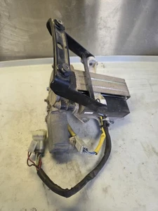 03 - 05 Yamaha FJR 1300 windscreen windshield adjusting assembly motor - Picture 1 of 4