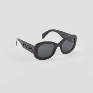 Prada Sonnenbrille glänzend schwarz Damen - Bild 1 von 8