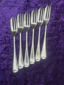 VINTAGE SILVER PLATED EPNS CAKE FORKS OLD ENGLISH PATTERN SET OF 6 - Picture 1 of 4