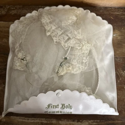 2 Piece Vintage Girls Holy First Communion Veil 1950s Flowered Lace Tulle - Image 1 of 4