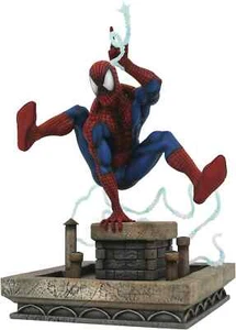 DIAMOND SELECT – Marvel Comics Gallery – PVC Statue Spider-Man Diorama 90's - Imagen 1 de 6