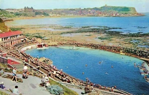 Postcard Scarborough South Bay Pool and Bay Yorkshire England - Picture 1 of 2