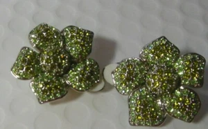 Vintage grüne Pave Strass Blume Clip-on Ohrringe - Bild 1 von 5