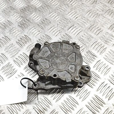 Bomba de vacío AUDI A3 Sportback 8P 03L145100F 2.0 diésel 103kw 2009 27760978 - Imagen 1 de 4