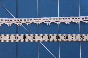 Lace edging Heirloom & Embellishment ~ 1.00mt x 10mm White ~ L10 - Picture 1 of 2