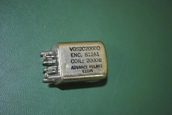 ADVANCE RELAY VGS2C2000 D 5945-01-094-4401 2 KILOHMS 8 HOOK HERMETIC MIL SPEC - Image 1 of 1