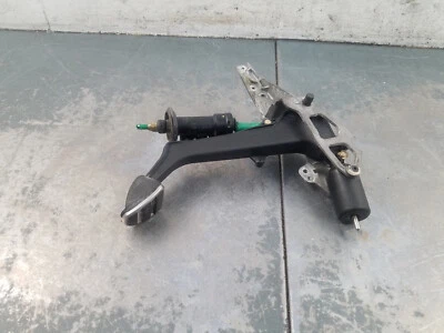 2007 保时捷 911 997 涡轮离合器踏板/主缸 #4019 VV3 — 第 1/4 张图片