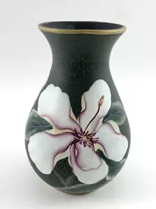 Jarrón de flores de la marca Pacific Rim Seattle, hecho a mano. Verde y blanco mate. 8"" x 5""." - Imagen 1 de 7