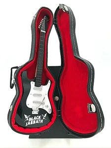 Miniatur Fender Stratocaster Gitarre - Black Sabbath - (inklusive Hartschale) - Bild 1 von 4
