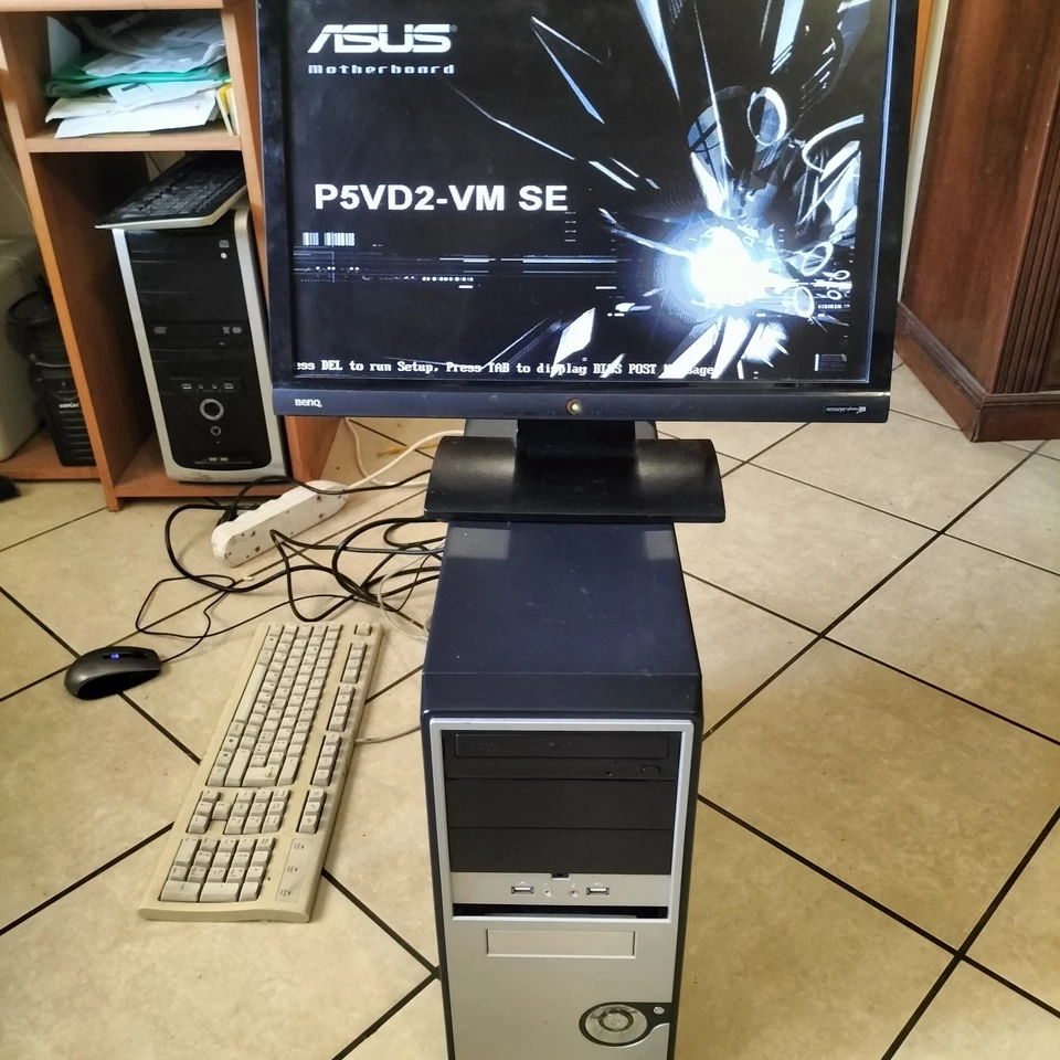PC de escritorio con XP ASUS P5VD2-VM SE Pentium Dual Core 1.6Ghz RAM2GB... - Imagen 1 de 4