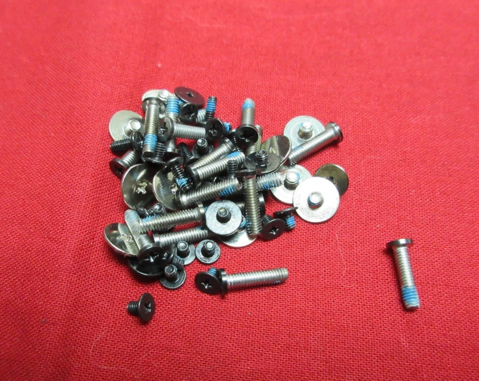 JUEGO DE TORNILLOS ORIGINALES DELL ALIENWARE M15 P79F001 P79F001 JUEGO DE TORNILLOS P79F001 Foto 1 de 1