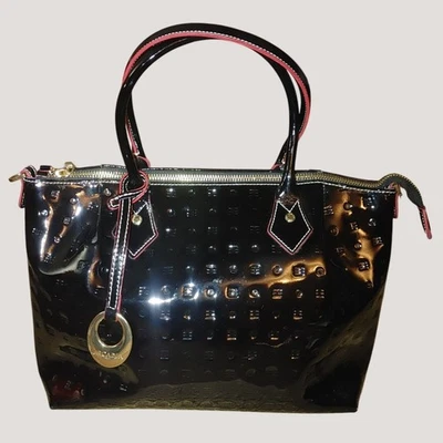Bolso de mano Arcadia Italia charol negro diseño en relieve herrajes dorados Foto 1 de 4