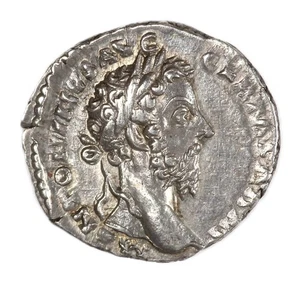175-176 dC Imperio Romano Marco Aurelio Antiguo Denario de Plata - Imagen 1 de 2