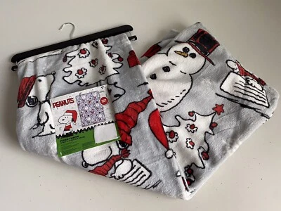 Peanuts Snoopy Snowman Throw Blanket Christmas Tree Snow Skiing Ice Skating NEW - Image 1 of 4