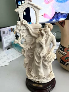 Giuseppe Armani Art Sculpture Married Couple with Bouquet Figurine - Picture 1 of 5