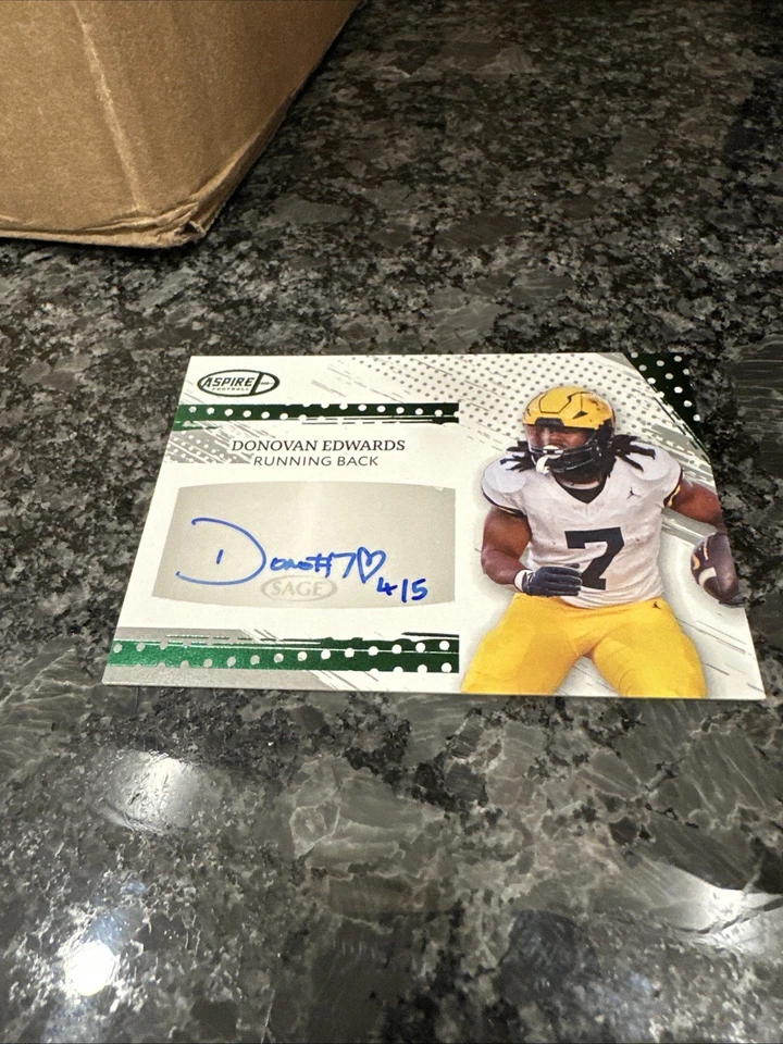 2025 Sage Aspire Green Foil Rookie Donovan Edwards Auto #4/5 Michigan NY Jets - Image 1 of 3