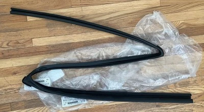 Cristal ventana puerta trasera derecha Toyota RAV4 19-24 #68142-0R051 Foto 1 de 4