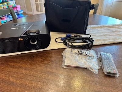 ViewSonic PJD5155 Projector 3300 - Image 1 of 4