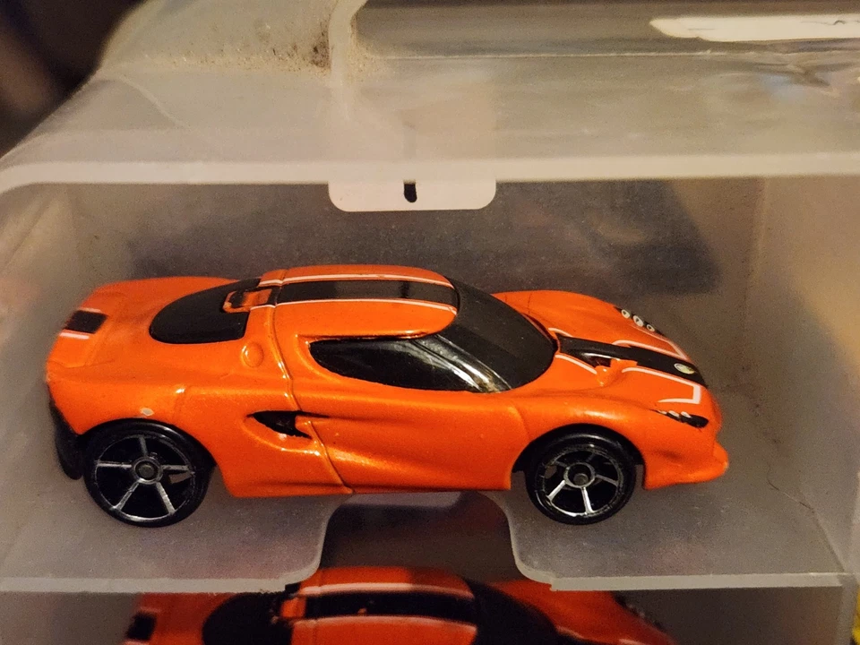 hot wheels/matchbox LOTUS (case #27) VOLVO - Image 1 of 1