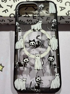 Auténtico CaseTiFY iPhone 16 Pro Max Halloween Fantasma Gatos y Esqueleto Gatos Foto 1 de 2