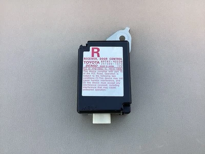 2006-2008 Toyota RAV4 Receiver Door Control Module 89741-42230 * - Image 1 of 4