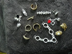 Joyería vintage buena calidad - pendientes individuales (no pares) y alfileres - Imagen 1 de 2