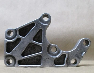 1991-2002 GM SATURN 1.9L 4-CYL POWER STEERING PUMP BRACKET 21008458 - Image 1 of 4