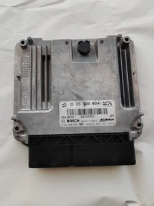 Opel Astra J Corsa D Meriva B Insignia A Zafira C Motorsteuergerät ECU 55579447 - Foto 1 di 3