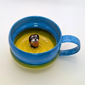Handgefertigte Keramiktasse mit Hundeüberraschung innen - Bild 1 von 4